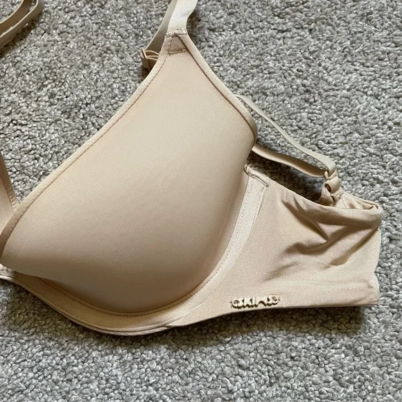 SKIMS Weightless Scoop Bra 34B | Sand - Picture 3 of 6